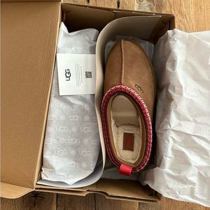Tazz Ugg slippers NWT!!!! Size 8. Brand new in the box!